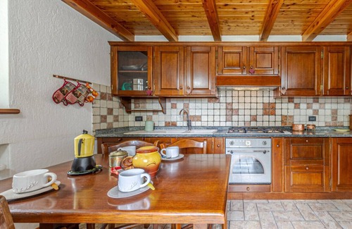 Courmayeur Apartment | House Beatrice Wifi & Parking