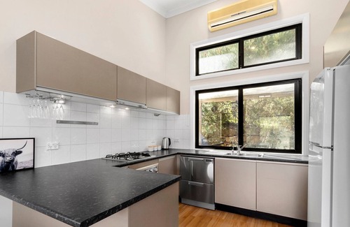 Gunderman House | House by the stream. Hawkesbury river hideaway- Privacy and views.