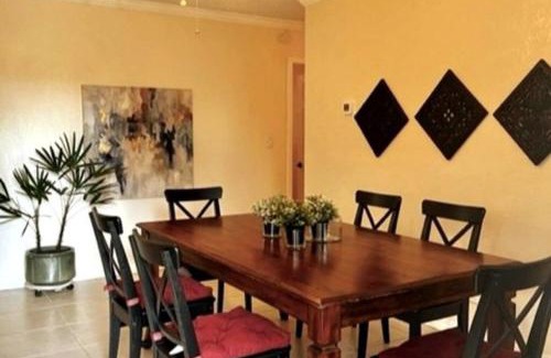Tampa House | House Close to Downtown, Airport, Raymond James Stadium, and Many More Places