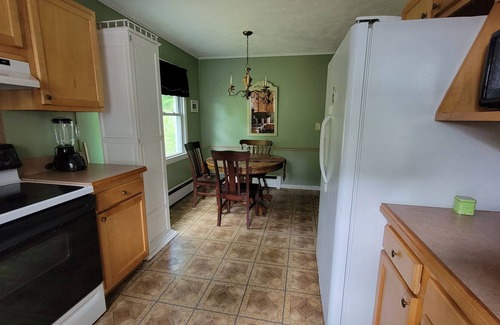 Queensbury House | House close to Lake George and all the excitment!