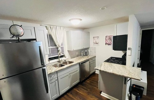 Rosedale House | House close to the Plaza, KU Med Center & Westport w/ Google Fiber