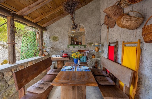 Lanisce House | House Dane with terrace in Ćićarija, Istria