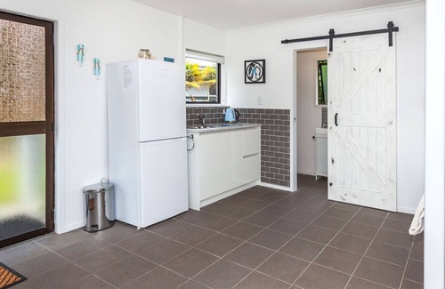 Matarangi House | House, decks/living up & down, fully fenced, family friendly 2min to beach