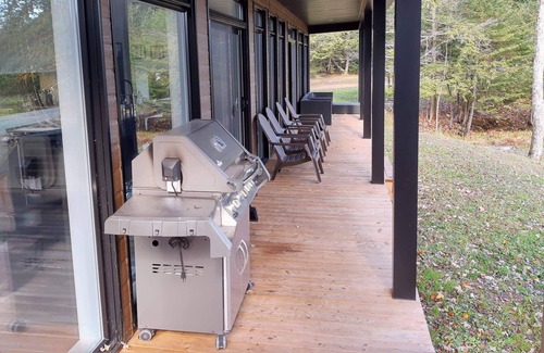 Stanstead Township House | House directly on the lake front
