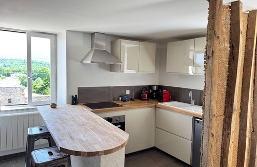 Grignan House | House-Ensuite-Landmark view
