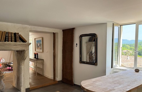 Grignan House | House-Ensuite-Landmark view