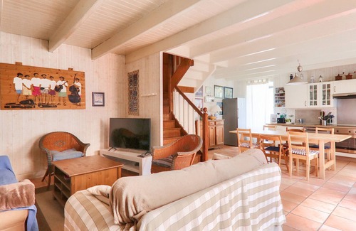Bono Ski Chalet | House for 7 - 100m from the port of Le Bono