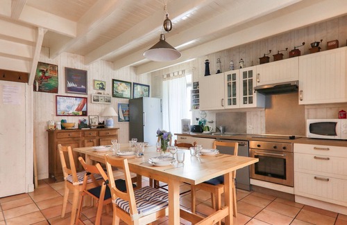 Bono Ski Chalet | House for 7 - 100m from the port of Le Bono