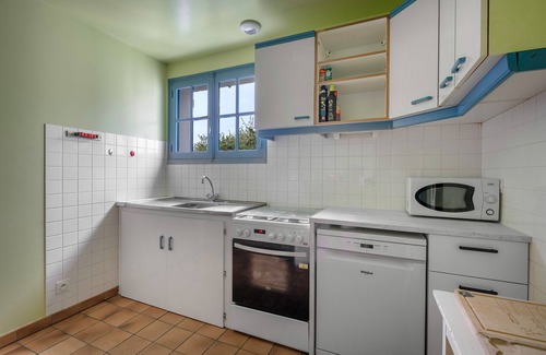Prefailles Ski Chalet | House for 8, sea view, 400m from the beach