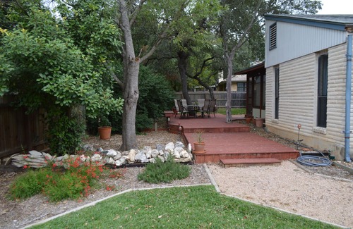 San Antonio House | House Full Of Texas Music Memoralbilia & Decor Highlightng Texas Musicians