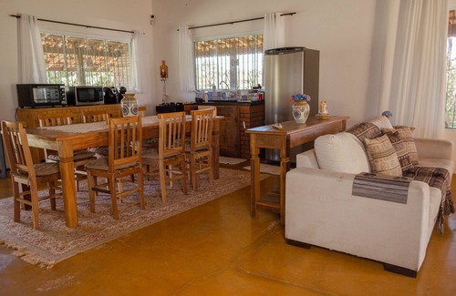 Bueno Brandao Cottage | House in Bueno Brandão(MG) with private waterfall