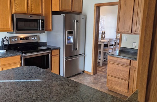 Bismarck House | House in central Bismarck location. Stay at a spacious 4-bedroom house