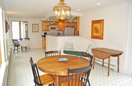 South Casco House | House in exceptional condition on Thomas Pond