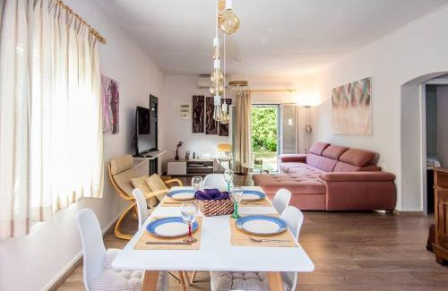 Lakithra House | House in Lakithra