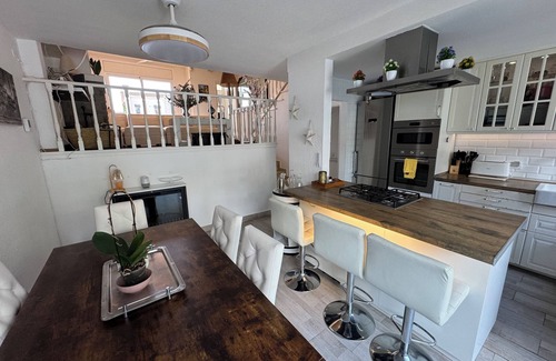 Masnou House | HOUSE IN MASNOU NEXT TO BEACH AND TRAIN
