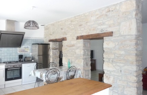 Ploneour-Lanvern House | House in old school 10 minutes from beaches