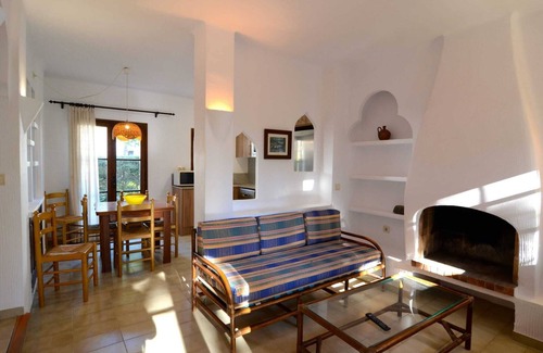 Pals Apartment | House in Pals near Beach & Golf Course