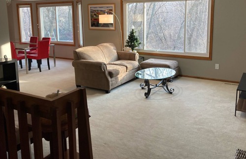 Minnetonka House | House in Prime Neighborhood with Nature Galore.