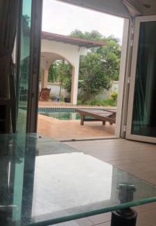 Huai Yai House | House in the garden