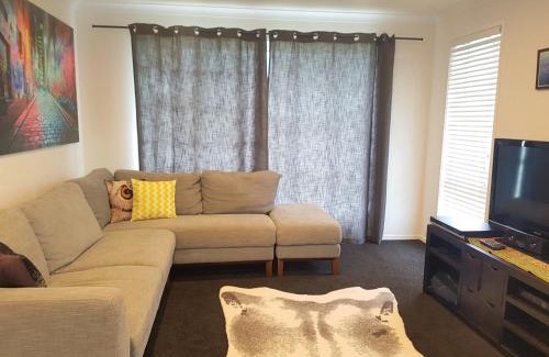 Waipahihi House | House In The Heights