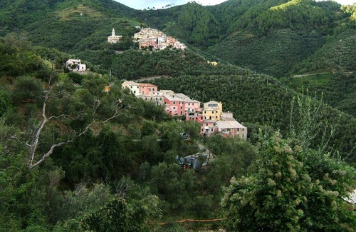 Lavaggiorosso House | House in the mountain village with fantastic terrace; 10 min. From Levanto beach