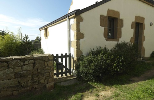 Plouharnel House | House in the village of Sainte Barbe