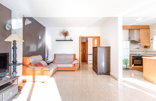 Sant Pere Pescador Ski Chalet | House La Poma- 6 people, quiet area, large outdoor space. Garage