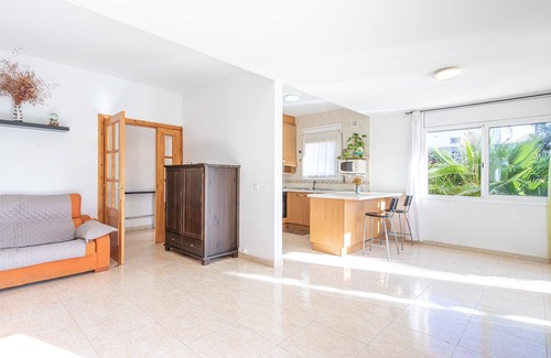 Sant Pere Pescador Ski Chalet | House La Poma- 6 people, quiet area, large outdoor space. Garage