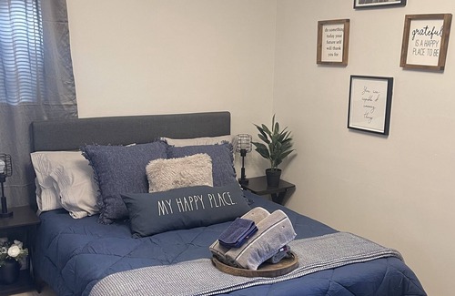Whitehall House | House less than 10 miles Airport, Downtown, Shopping & Entertainment