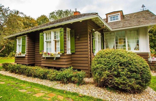 Hamilton House | house Lux & Commodious in Hamilton