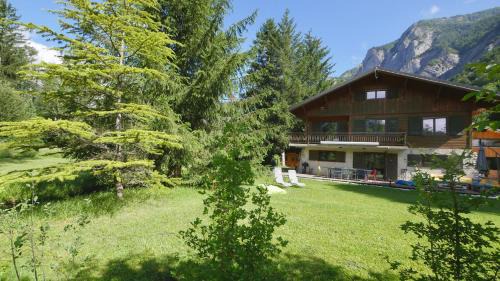 Le Bourg-d'Oisans Ski Chalet | House N Alpes