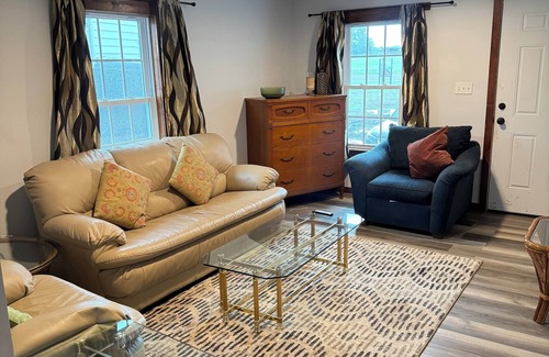 Orchard Park House | House near Buffalo Bills stadium in Orchard Park