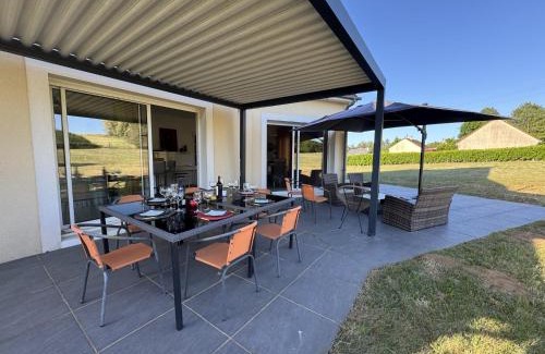 Montfort-le-Gesnois House | House near Le Mans Circuit with Garden
