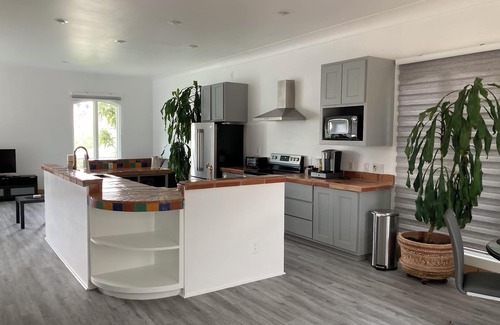 Travis Heights House | House near SOCO, ACL,SXSW,downtown,WiFi, AC, kitchen,washer,dryer, river,views.