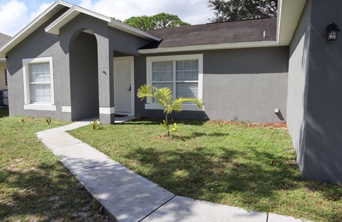 Port Malabar House | HOUSE NEAR SPACE COAST.