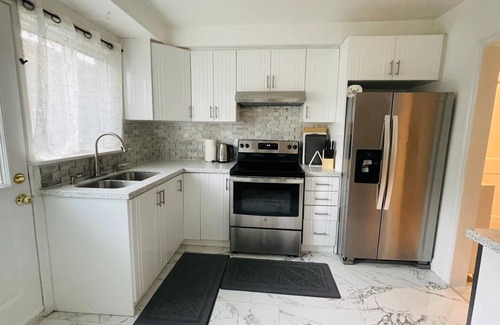 Toronto House | House near Toronto Pearson Airport
