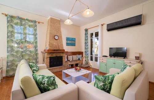 Frourion Apartment | House of Hapiness in Assos