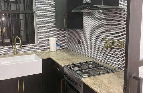 Lome House | HOUSE OF ISAAC: Modern Luxury HomenSleeps: 06 -n Bedrooms: 03 -n Bathrooms: 03