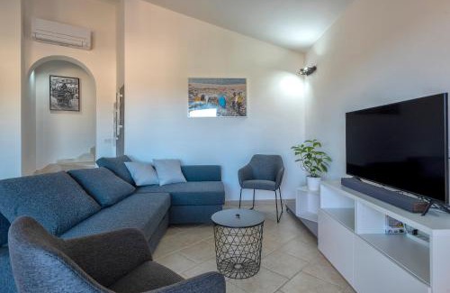 Baia Caddinas Apartment | House of Lens