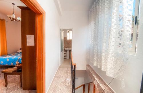 Berat Cabin | House of Linda 93