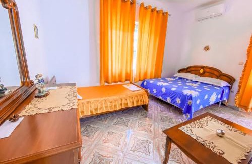 Berat Cabin | House of Linda 93