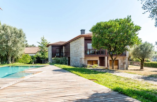 Santa Comba Cottage | House of luxury country. Pool and gardens for your comfort and leisure