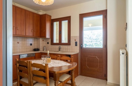 Akoumia House | House of Papadogiannis
