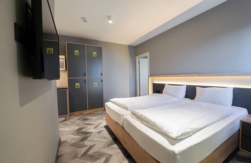 Hasenbergl-Lerchenau Ost Hotel | House of Records