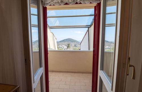 Olmo Villa | House of Shery