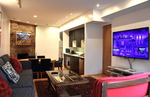 Capitol Hill House | House of the Artists on Capitol Hill - Charming 3 Bedroom Home + Private Garden