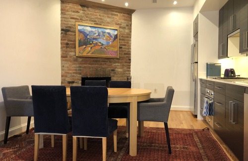 Capitol Hill House | House of the Artists on Capitol Hill - Charming 3 Bedroom Home + Private Garden
