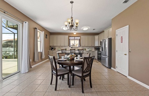 Briargrove House | House of Wizardry- Magical Family 7BR-w/amazing POOL- Near Disney
