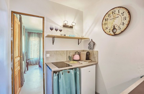 Saint-Marc-Jaumegarde House | House on property with swimming pool and tennis court near Aix-en-Provence