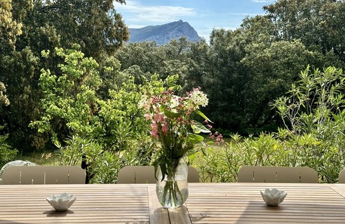 Saint-Marc-Jaumegarde House | House on property with swimming pool and tennis court near Aix-en-Provence